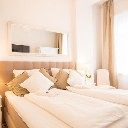 Fritz By Rockchair Apartments L Superhost Status L 3 Bedrooms Boxspringbeds 2 Bathrooms 2 Kitchen - Cozy Family & Business Flair Welcomes You! Berlin Kültér fotó