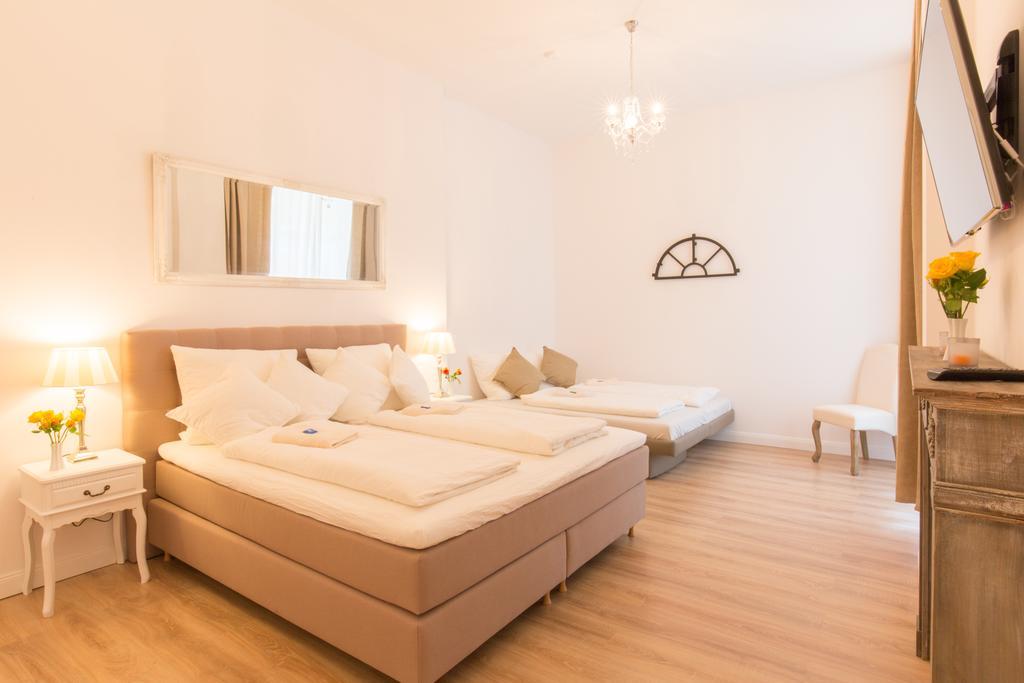 Fritz By Rockchair Apartments L Superhost Status L 3 Bedrooms Boxspringbeds 2 Bathrooms 2 Kitchen - Cozy Family & Business Flair Welcomes You! Berlin Kültér fotó