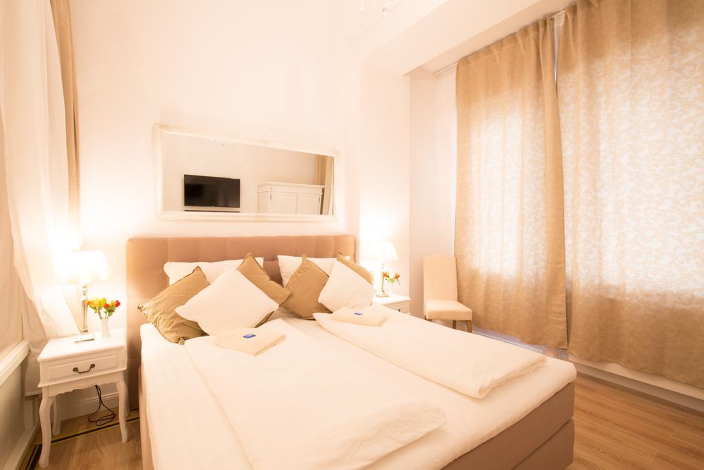 Fritz By Rockchair Apartments L Superhost Status L 3 Bedrooms Boxspringbeds 2 Bathrooms 2 Kitchen - Cozy Family & Business Flair Welcomes You! Berlin Kültér fotó