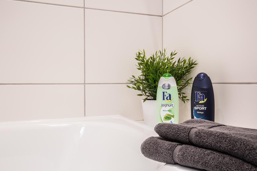 Fritz By Rockchair Apartments L Superhost Status L 3 Bedrooms Boxspringbeds 2 Bathrooms 2 Kitchen - Cozy Family & Business Flair Welcomes You! Berlin Kültér fotó