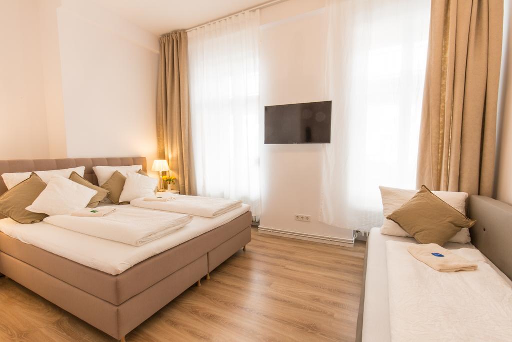 Fritz By Rockchair Apartments L Superhost Status L 3 Bedrooms Boxspringbeds 2 Bathrooms 2 Kitchen - Cozy Family & Business Flair Welcomes You! Berlin Kültér fotó