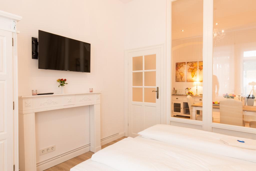 Fritz By Rockchair Apartments L Superhost Status L 3 Bedrooms Boxspringbeds 2 Bathrooms 2 Kitchen - Cozy Family & Business Flair Welcomes You! Berlin Kültér fotó