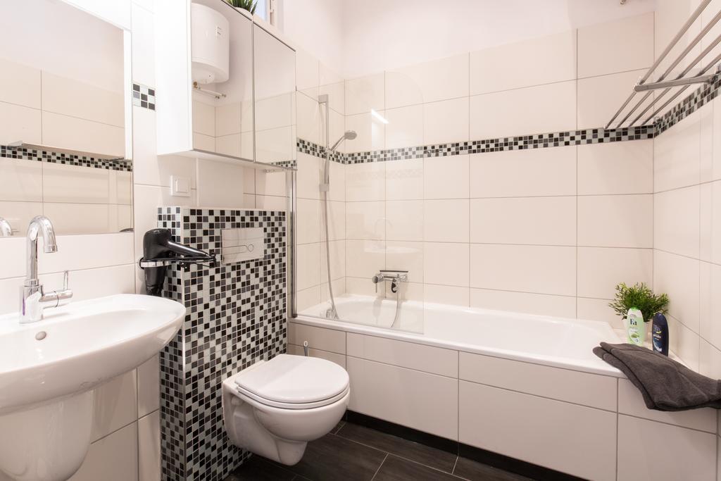 Fritz By Rockchair Apartments L Superhost Status L 3 Bedrooms Boxspringbeds 2 Bathrooms 2 Kitchen - Cozy Family & Business Flair Welcomes You! Berlin Kültér fotó