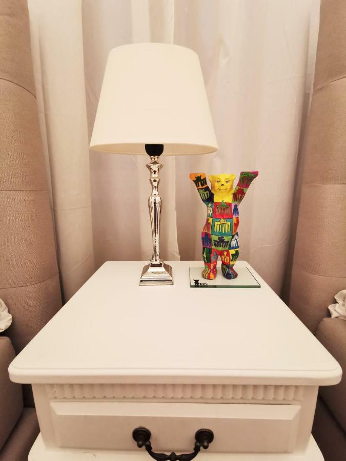 Fritz By Rockchair Apartments L Superhost Status L 3 Bedrooms Boxspringbeds 2 Bathrooms 2 Kitchen - Cozy Family & Business Flair Welcomes You! Berlin Kültér fotó